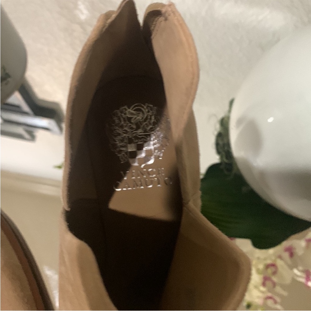 Vince Camuto natural color booties size 8.5 - Picture 4 of 4